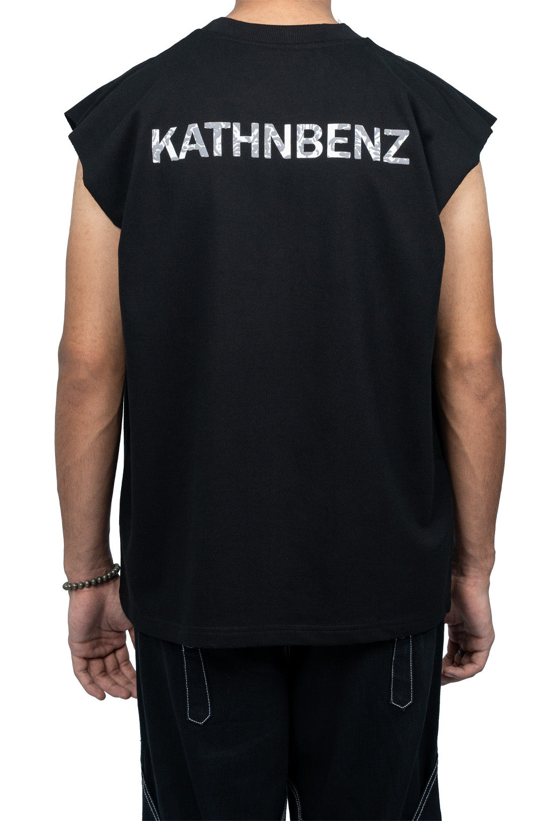 Black oversized tee with embroidered cross and cloud pigeon graphic Kathnbenz