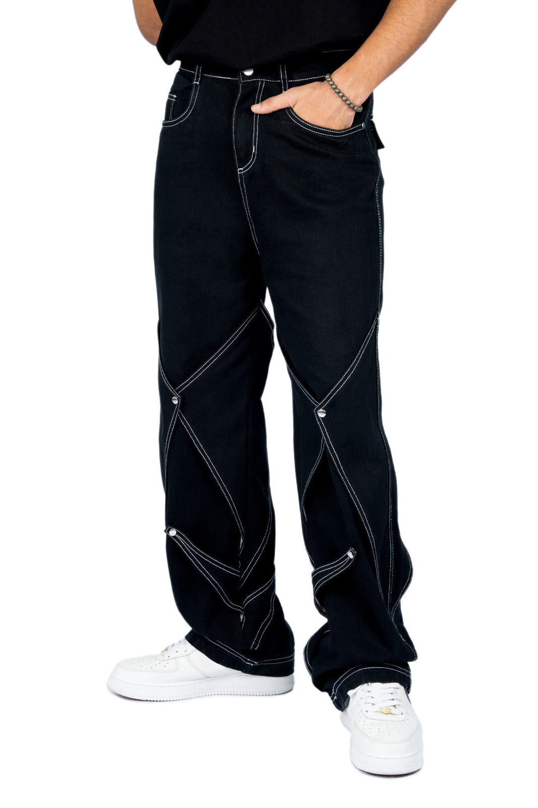 Oversized baggie denim pants side profile relaxed streetwear fit