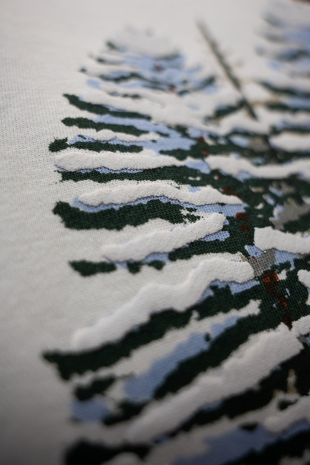 Kathnbenz crewneck off white men winter side view oversized fit