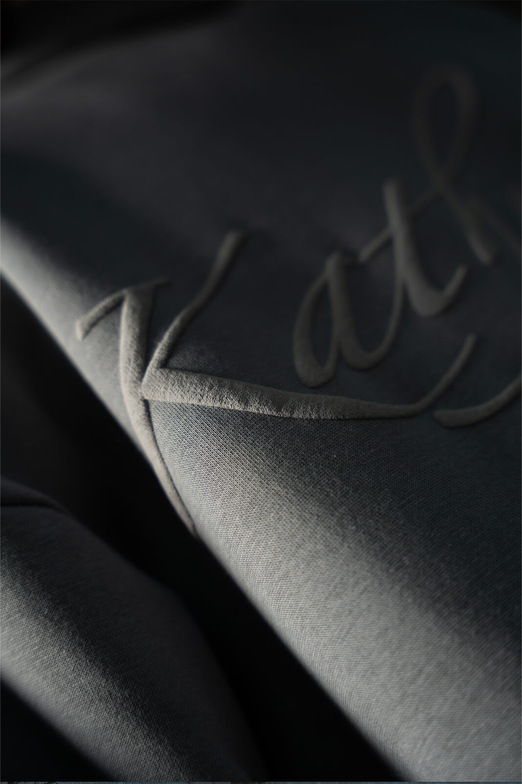 Kathnbenz wolf print hoodie grey men side view oversized fit