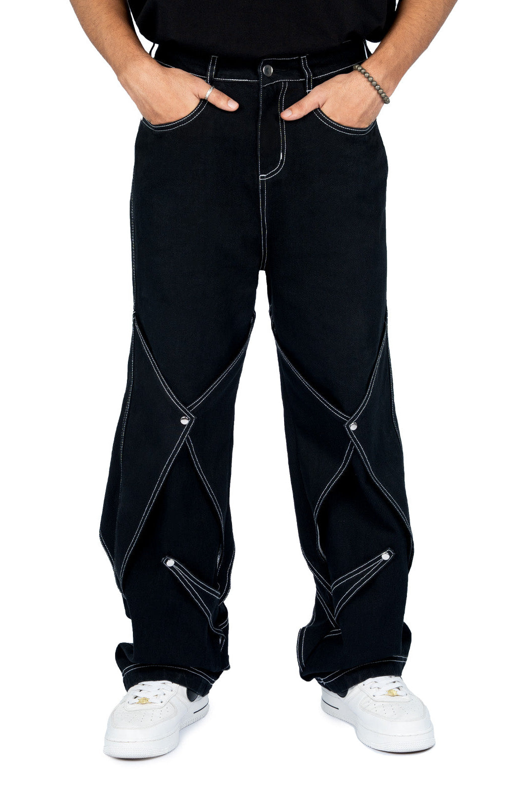 Oversized baggie denim pants front view streetwear fit