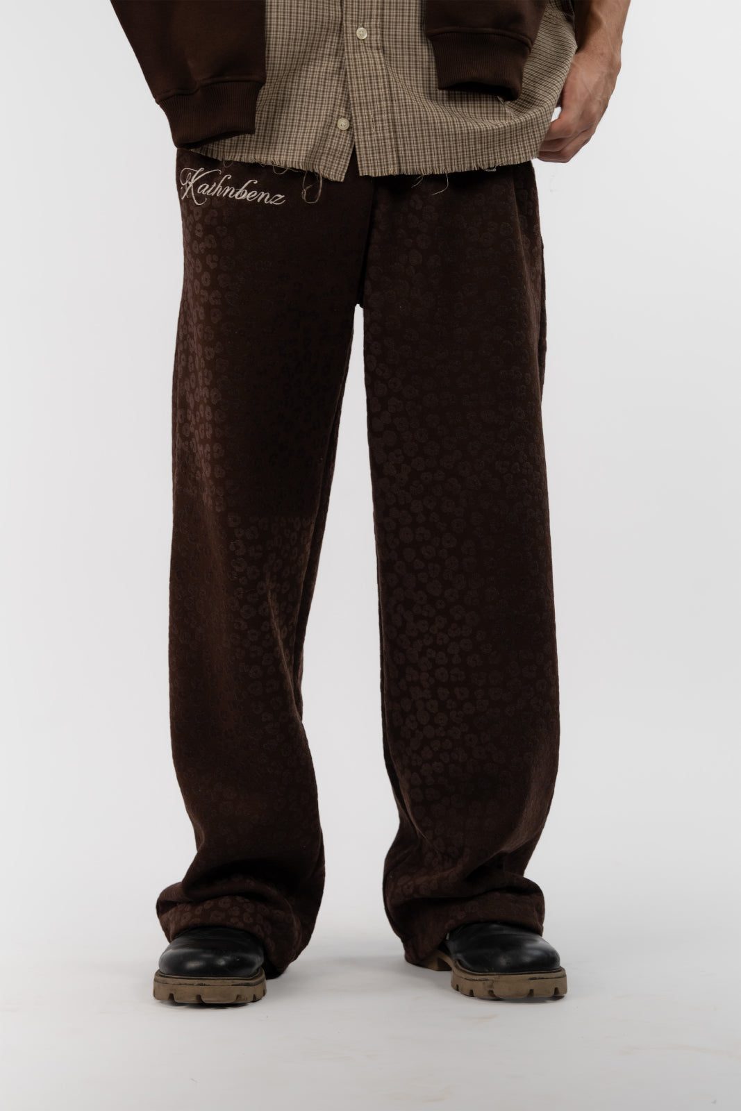 Kathnbenz streetwear pants brown men Dust Reign front view