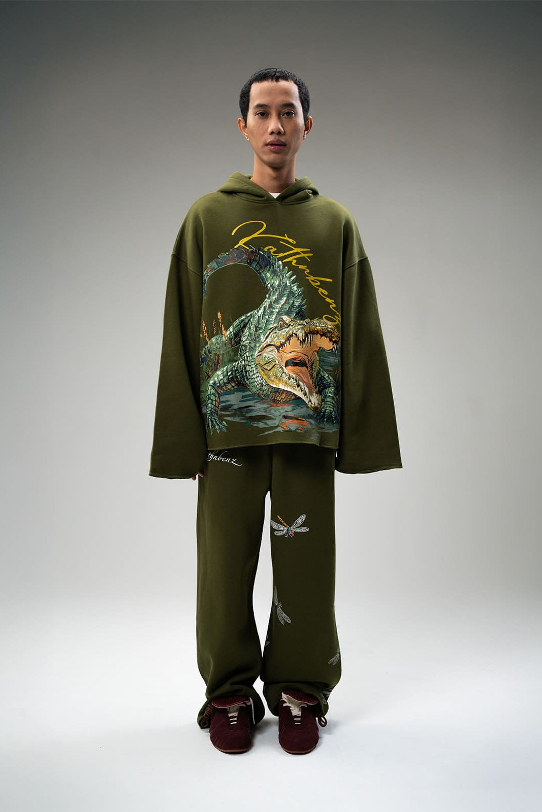 Kathnbenz streetwear pants olive green men Low Gravity back view relaxed